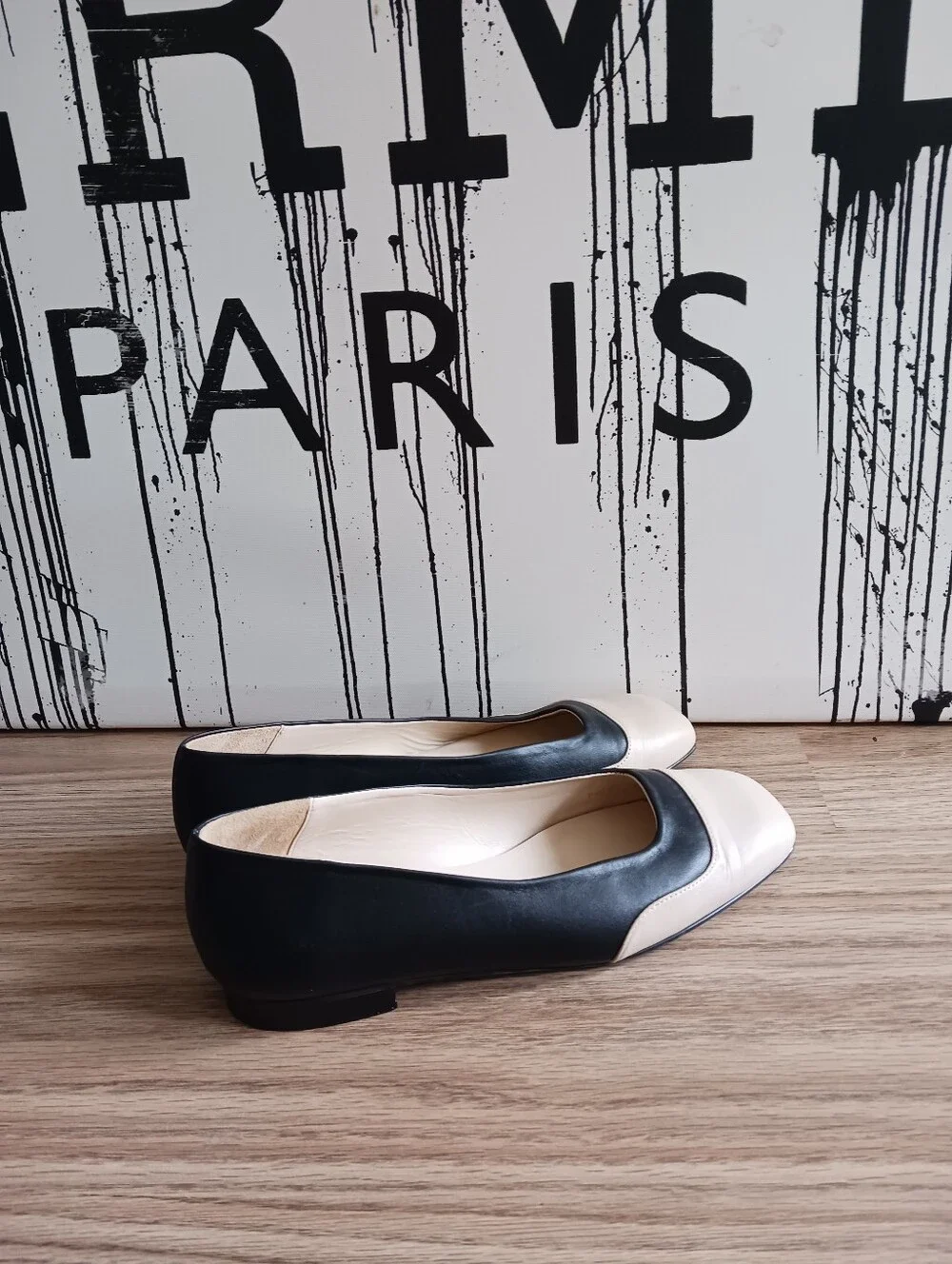 ALOHAS Classic Two-Tone Leather Ballet Flats - Black & Cream shoes Size 38